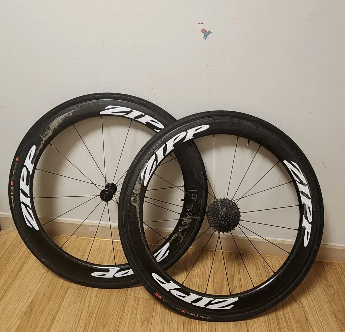 zipp404 v1 로드 휠셋 입니다